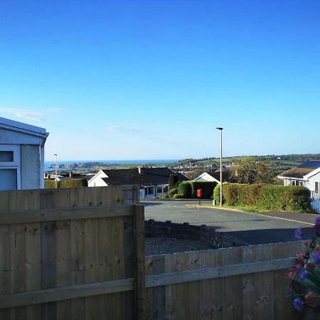 3-Bed 5-6 Berth Modernised Bungalow! Tenby Kültér fotó
